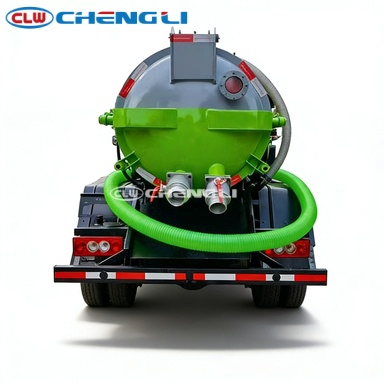 2000liters Small-Duty Facal Vacuum Pump Spetic Truck 4X2 Foton Efficient Flood Drainage Oil Sludge Suction Truck Cheap for Sale pictures & photos
