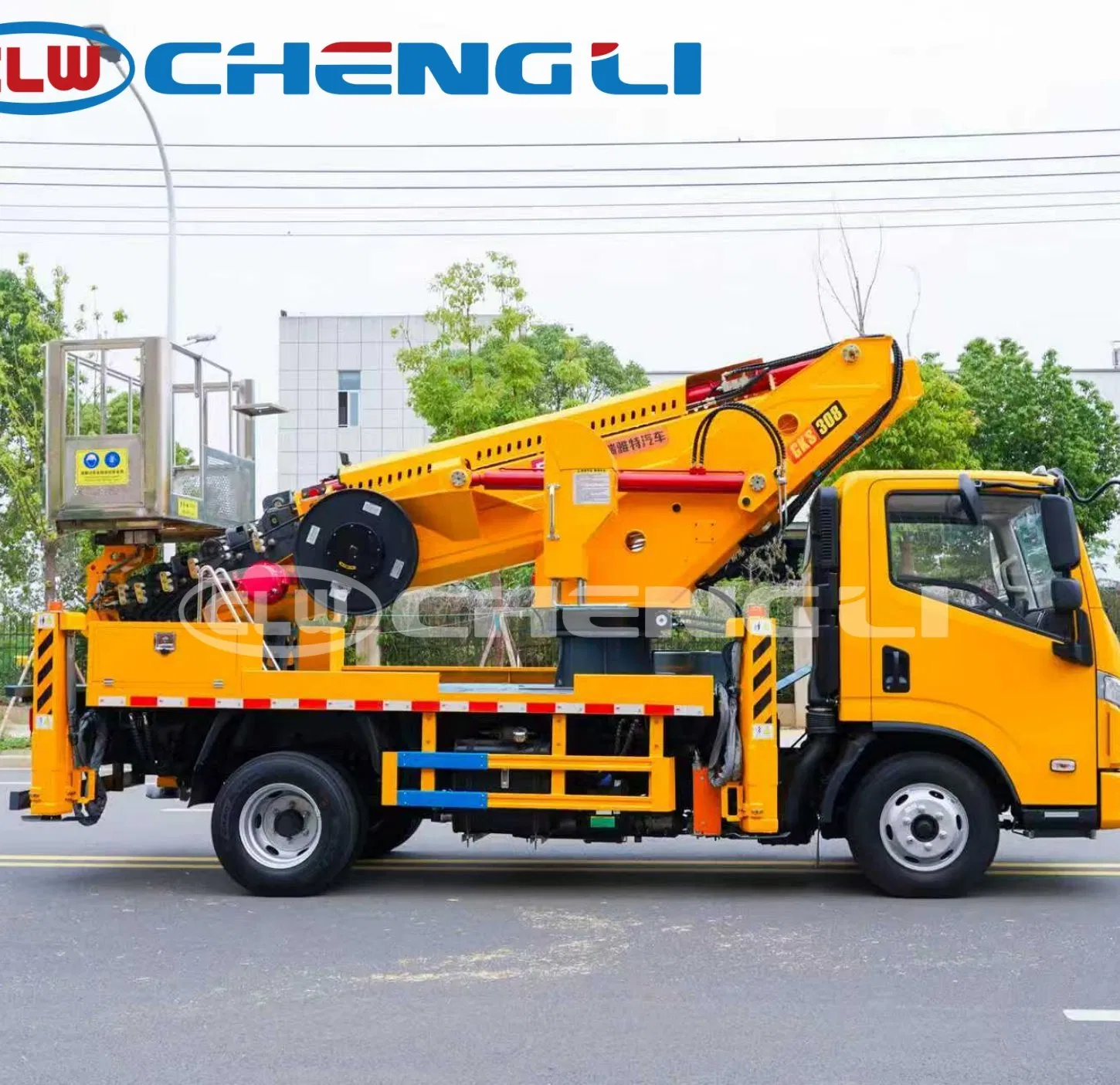 HOWO 4X2 Emergency Lowering System Aerial Truck Fail-Safe Hydraulic pictures & photos